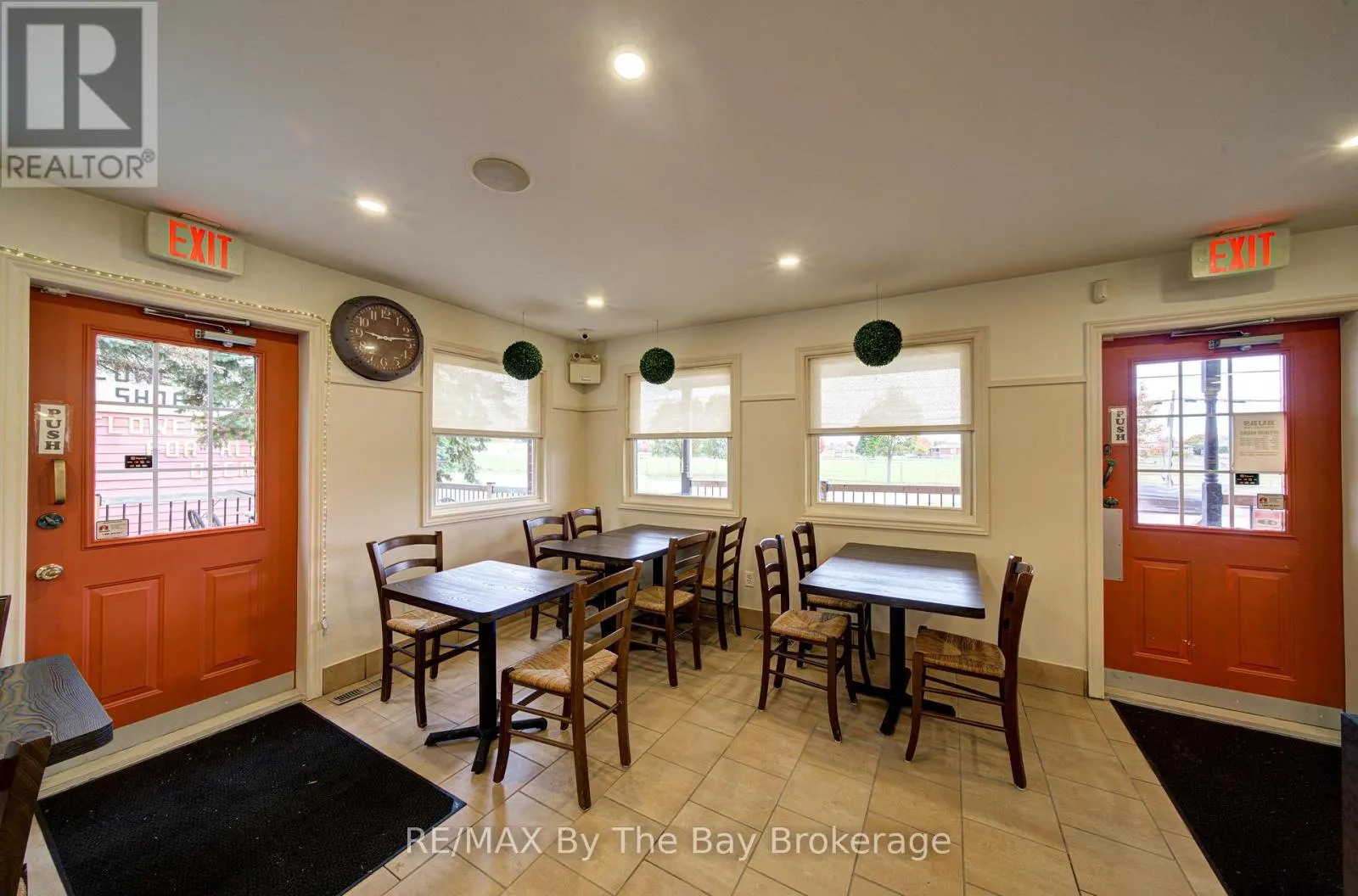 56 YONGE STREET S