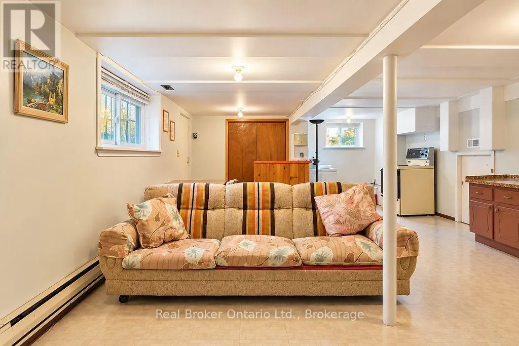 38 DEANLEA BOULEVARD
