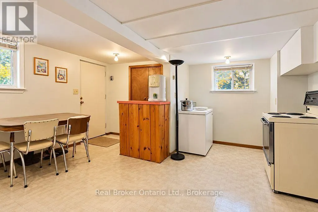 38 DEANLEA BOULEVARD