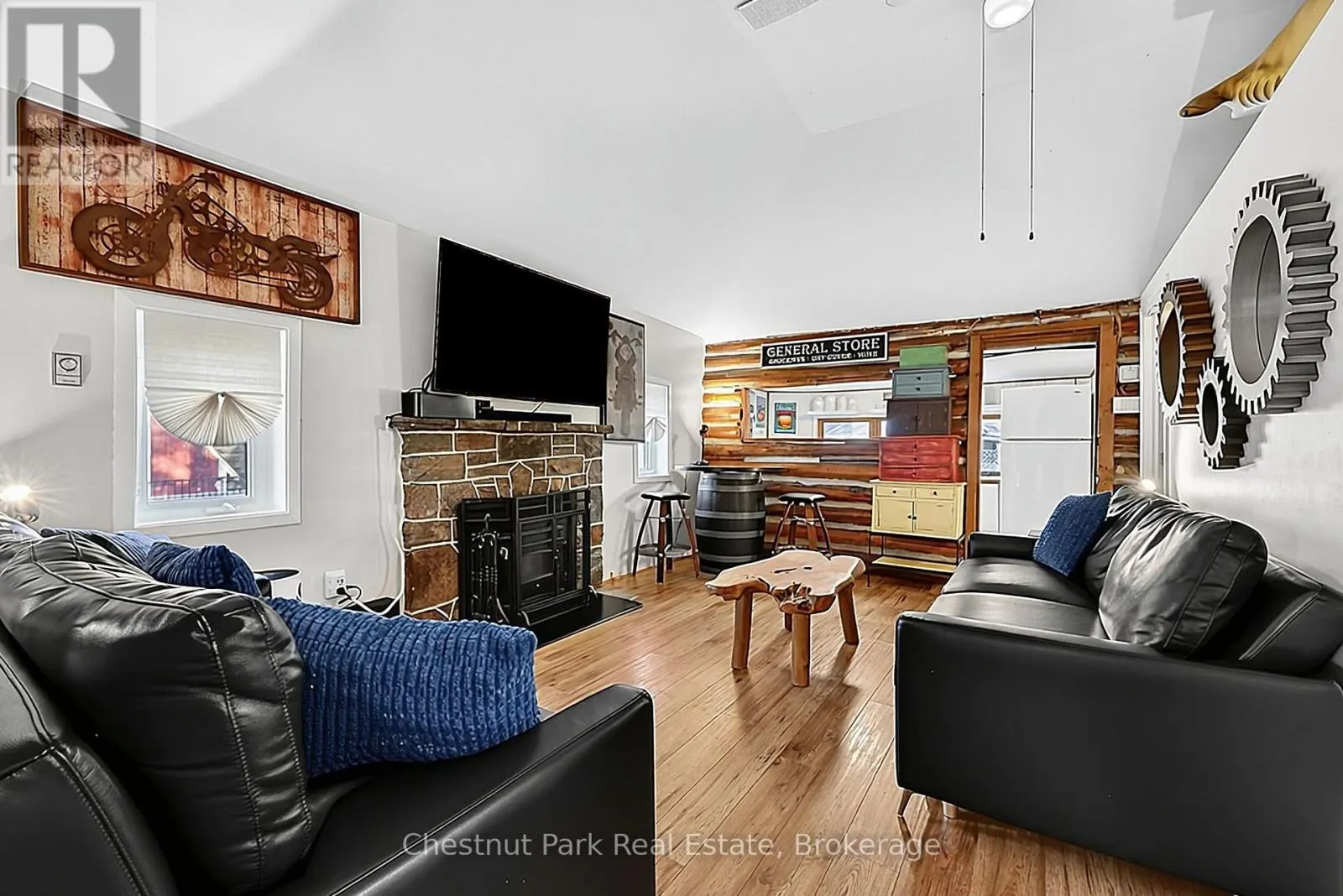 125 RIVER ROAD E