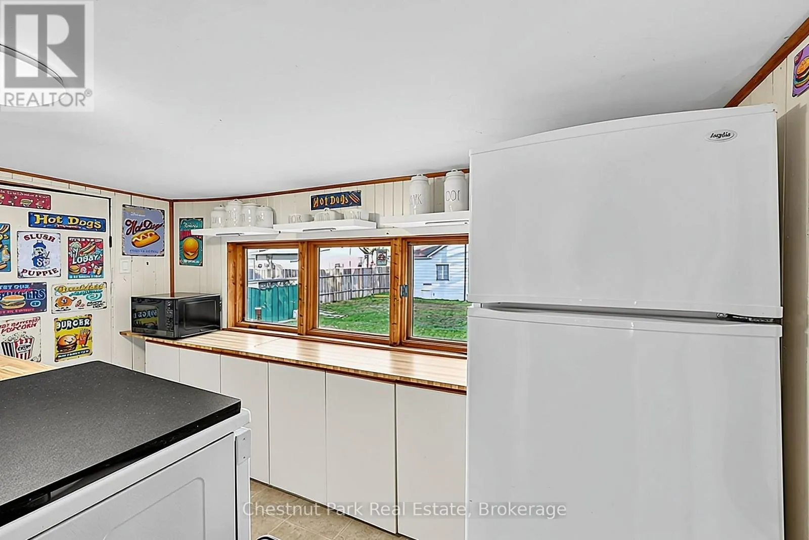 125 RIVER ROAD E