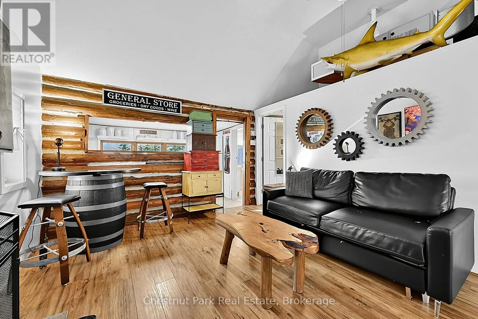 125 RIVER ROAD E