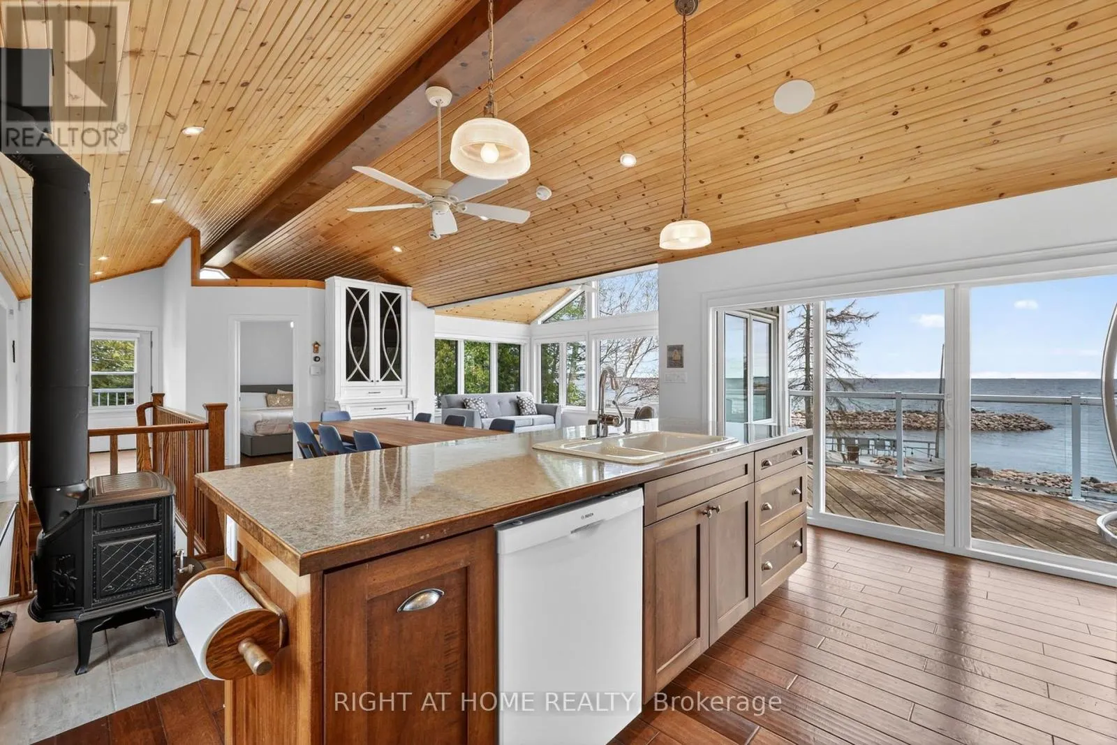 442 SILVER BIRCH DRIVE