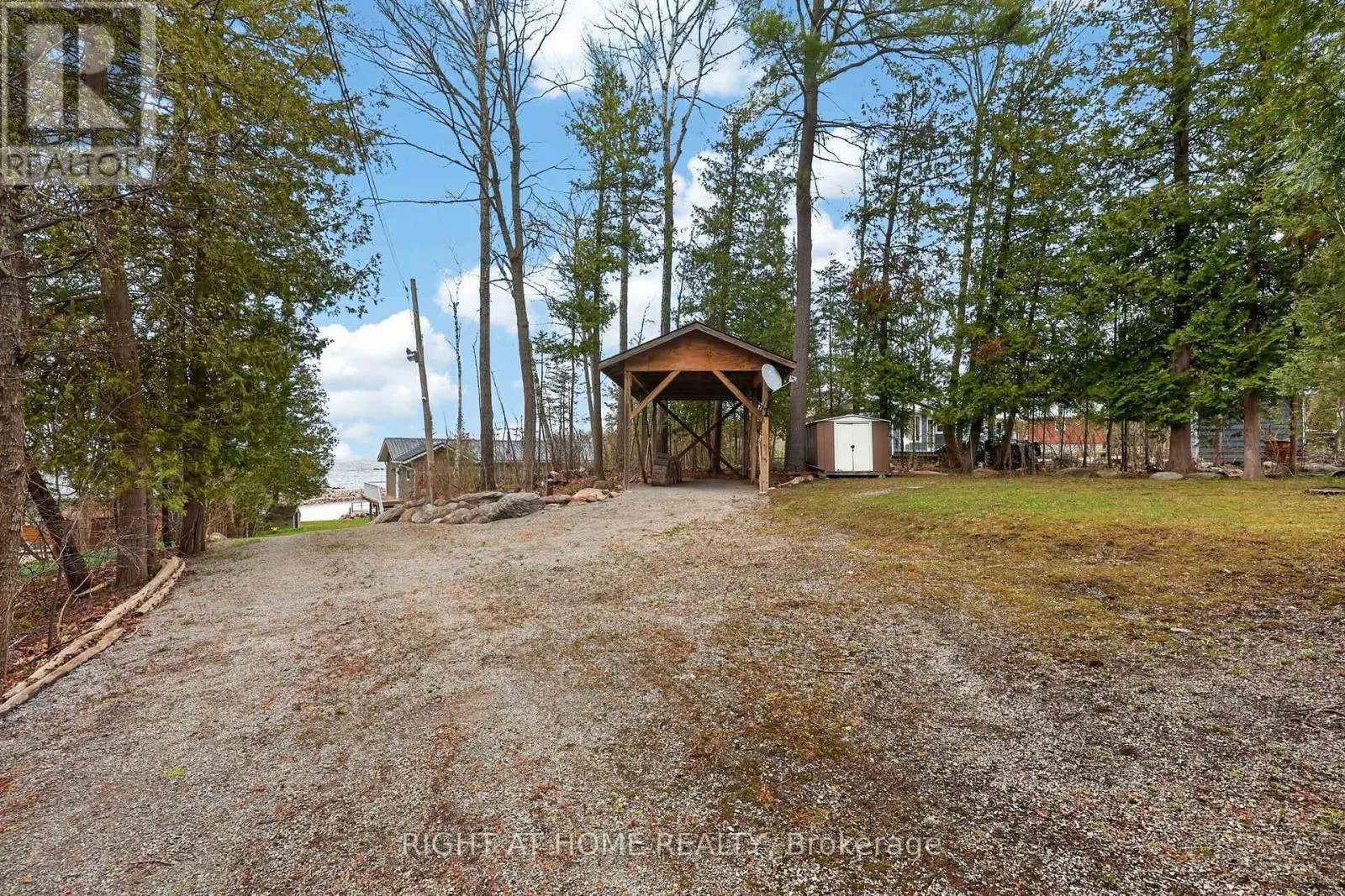 442 SILVER BIRCH DRIVE