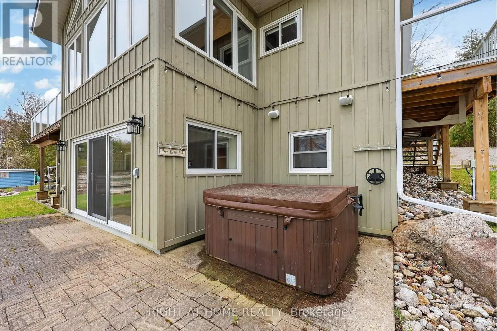 442 SILVER BIRCH DRIVE