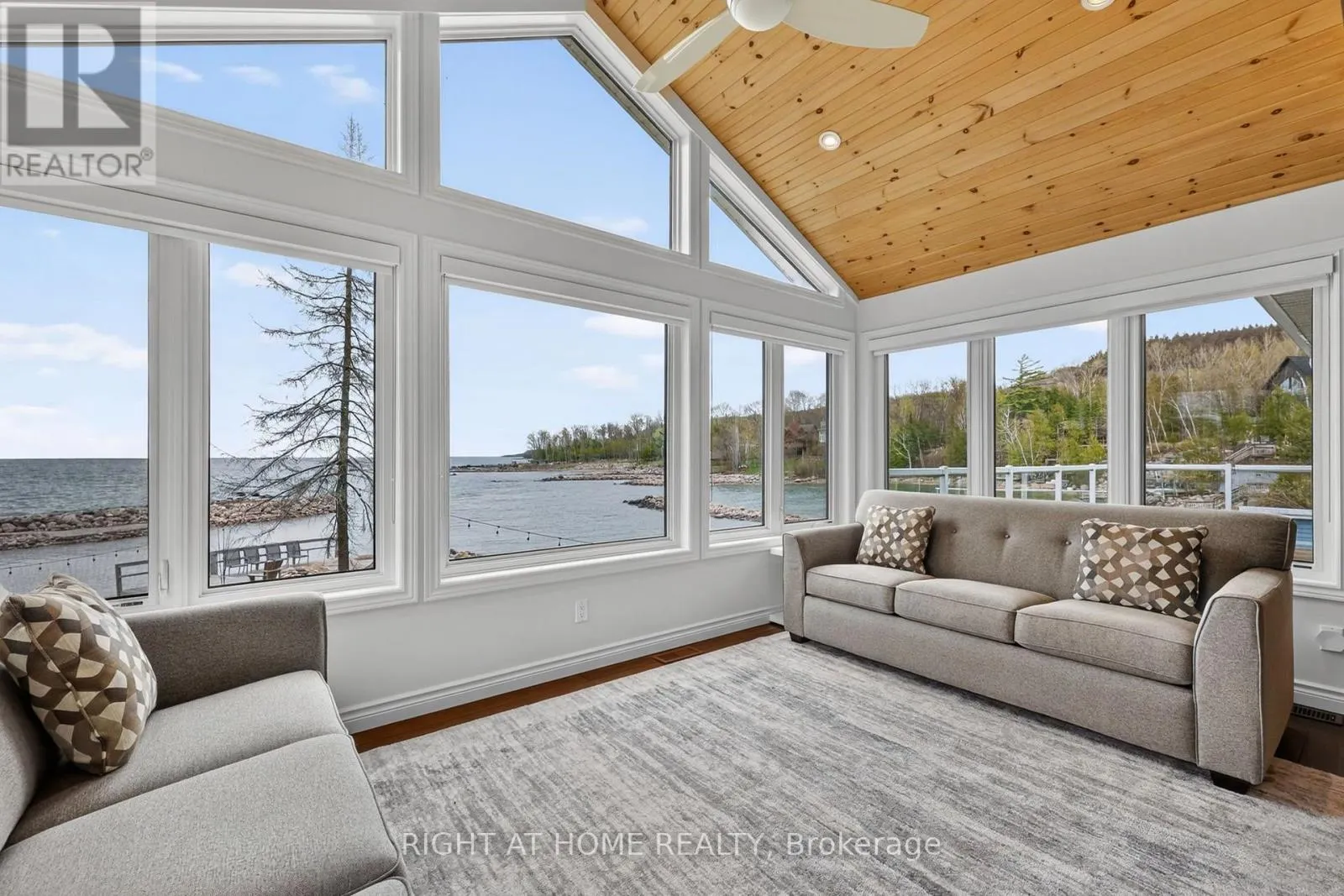 442 SILVER BIRCH DRIVE