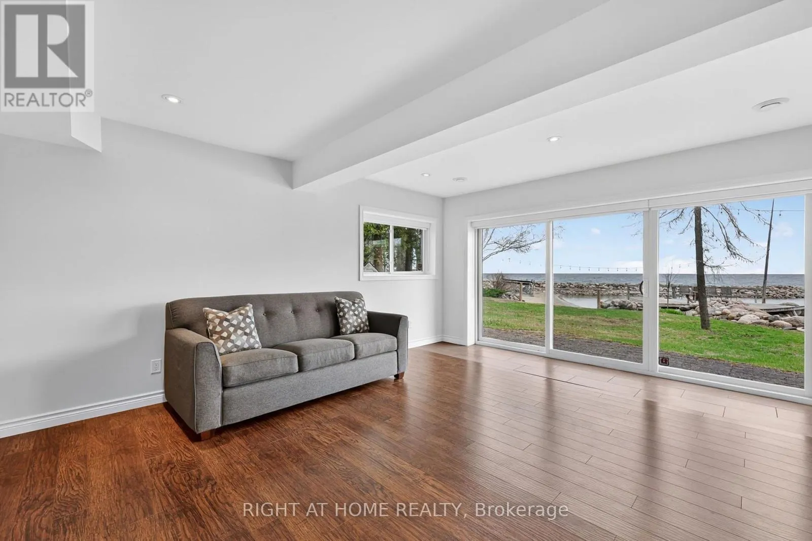 442 SILVER BIRCH DRIVE