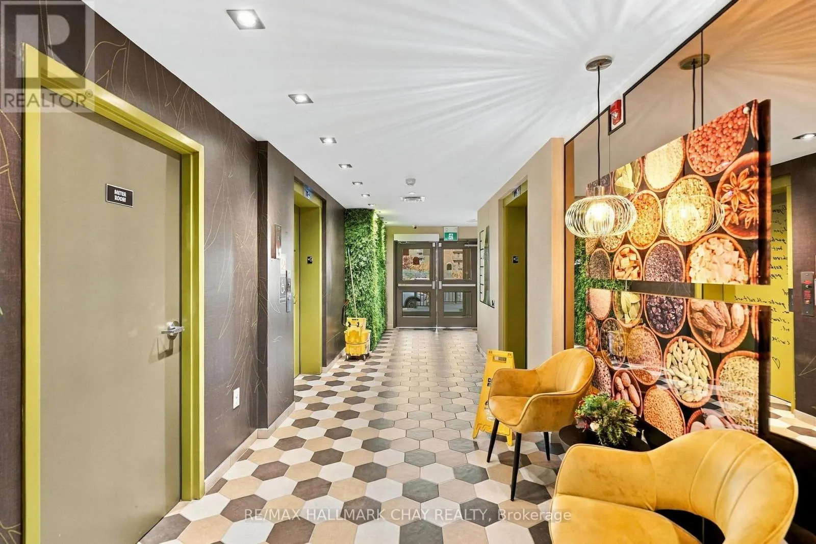 107 - 5 CHEF LANE