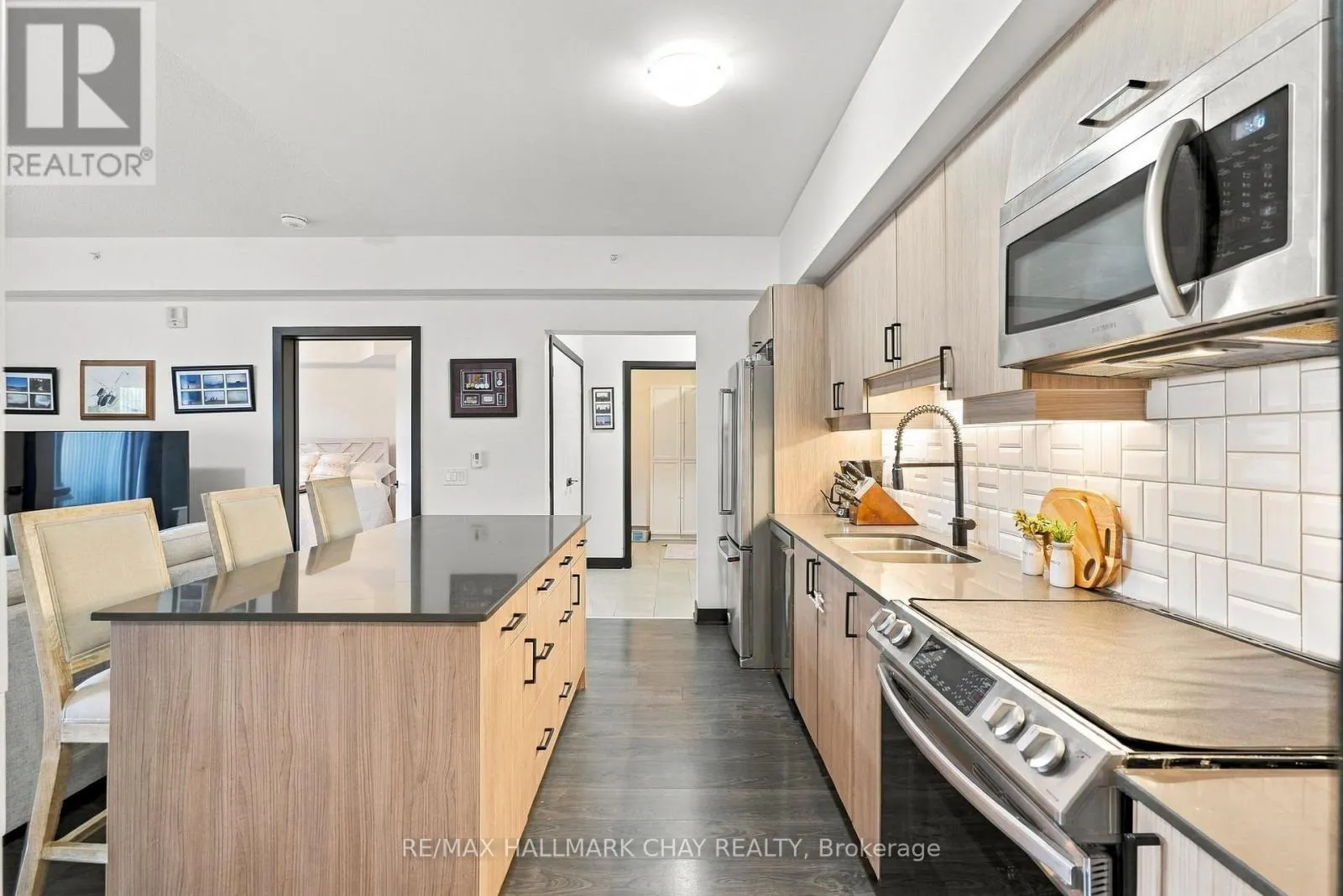 107 - 5 CHEF LANE