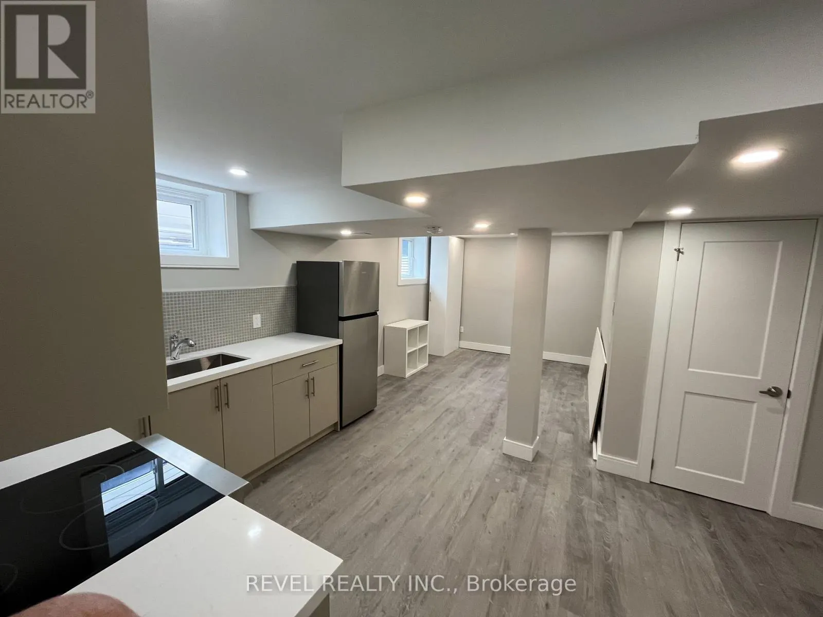 LOWER - 324 ST VINCENT STREET