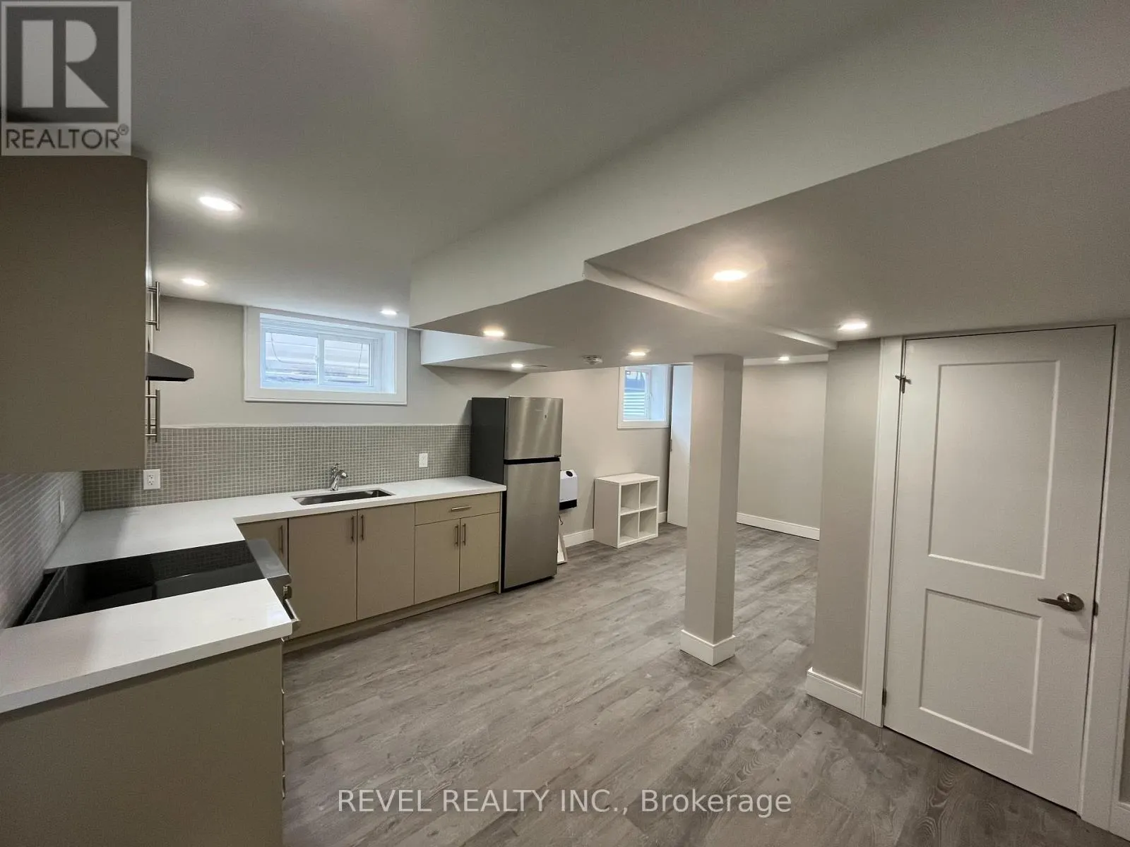 LOWER - 324 ST VINCENT STREET