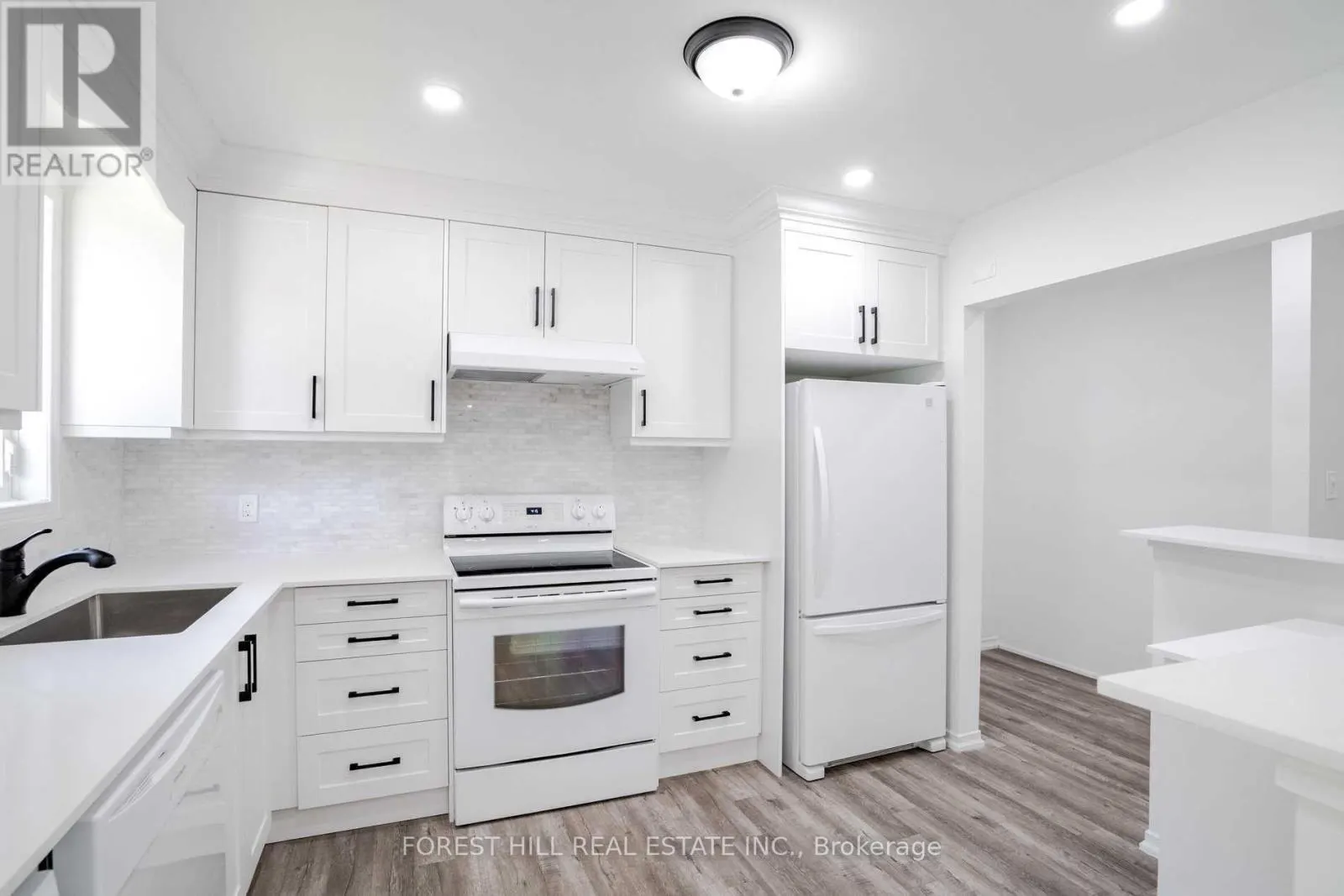 UPPER - 18 SHANNON STREET