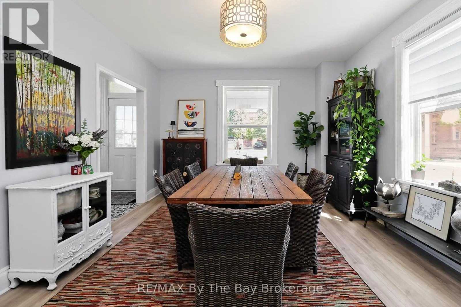 87 QUEEN STREET W