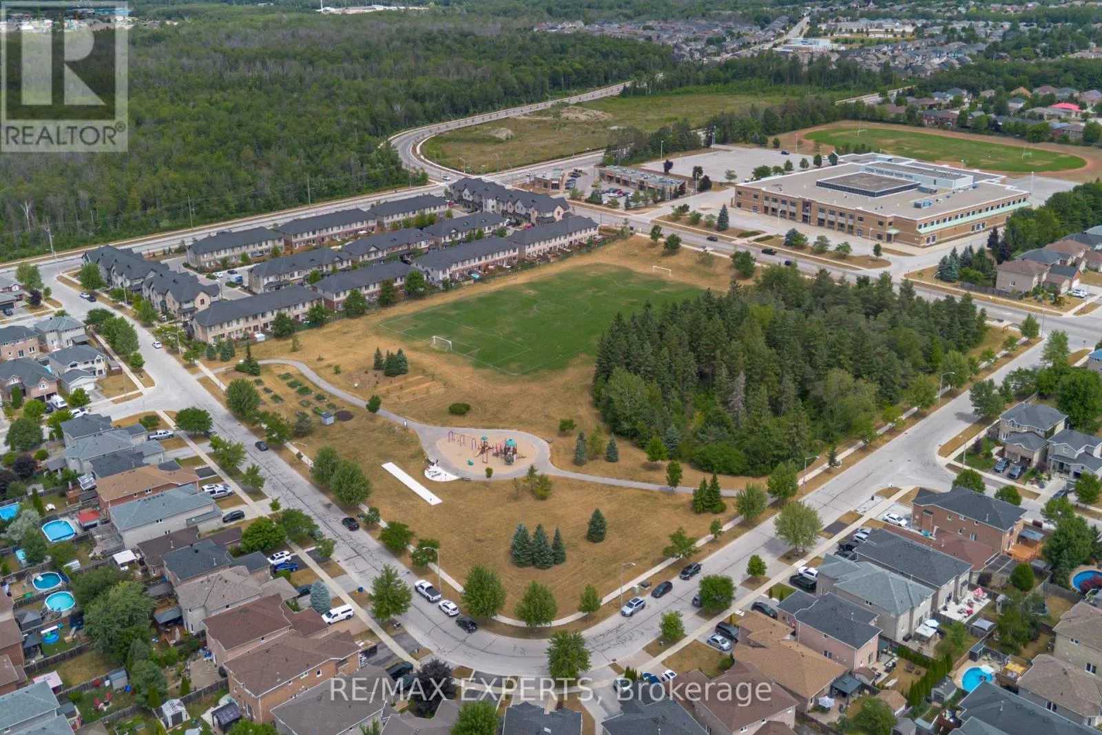 19 CYGNUS CRESCENT