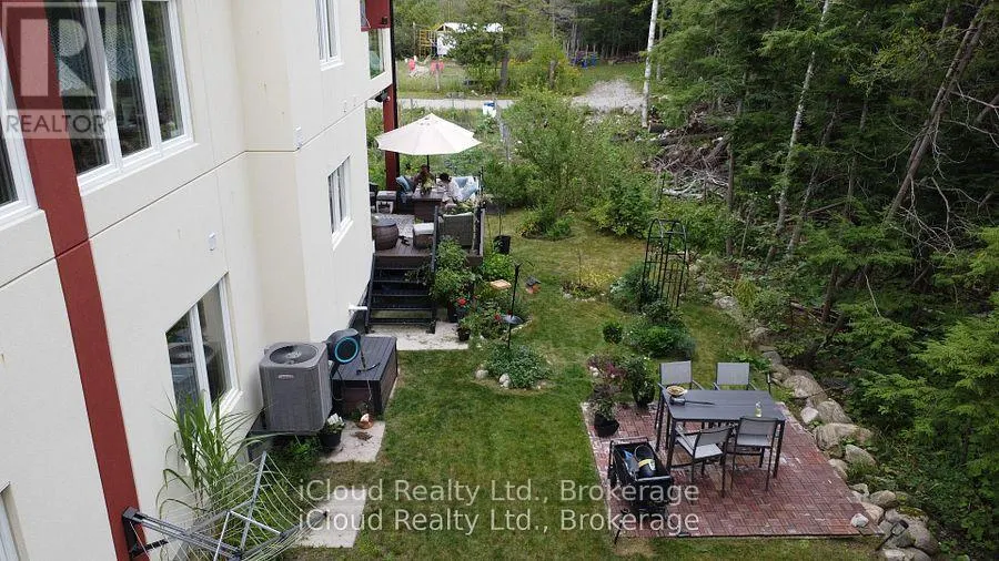 2216 CHAMPLAIN ROAD