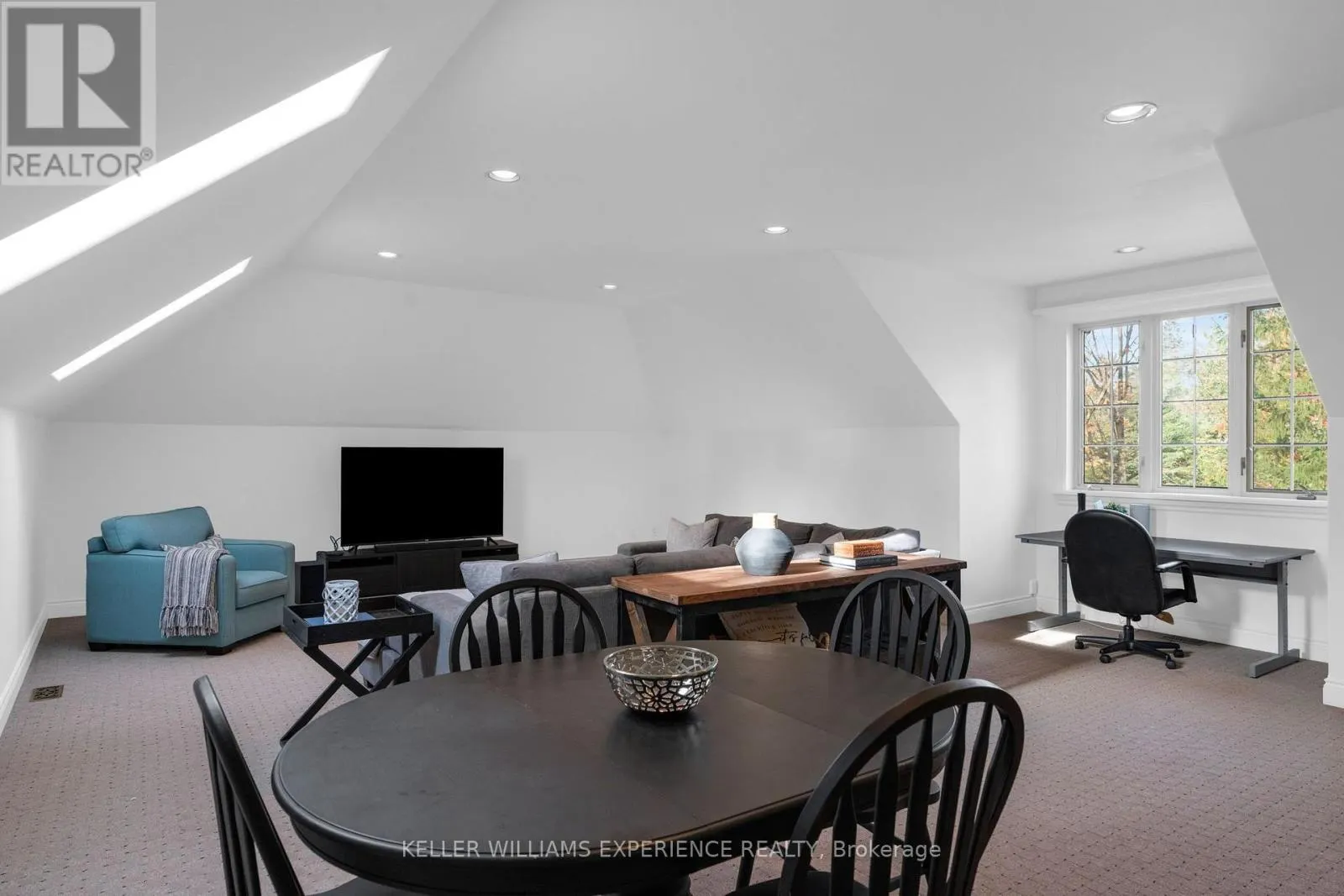 17 FAIRWAY COURT