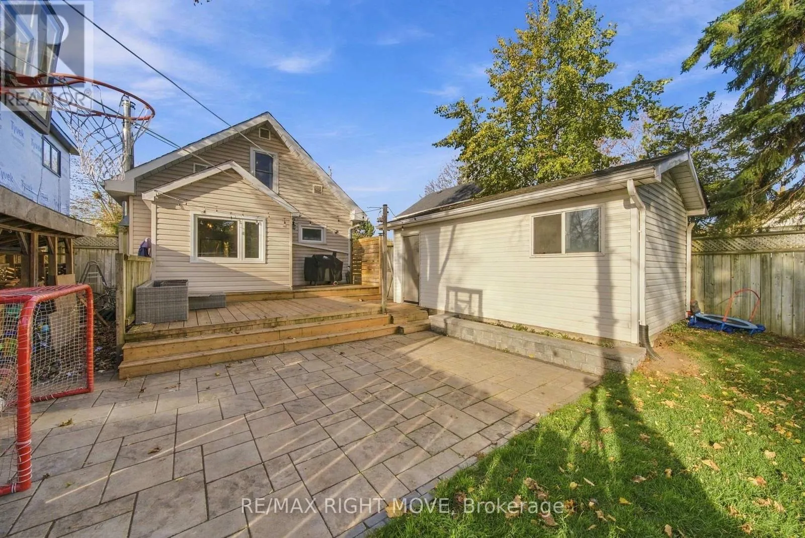 94 WESTMOUNT DRIVE N
