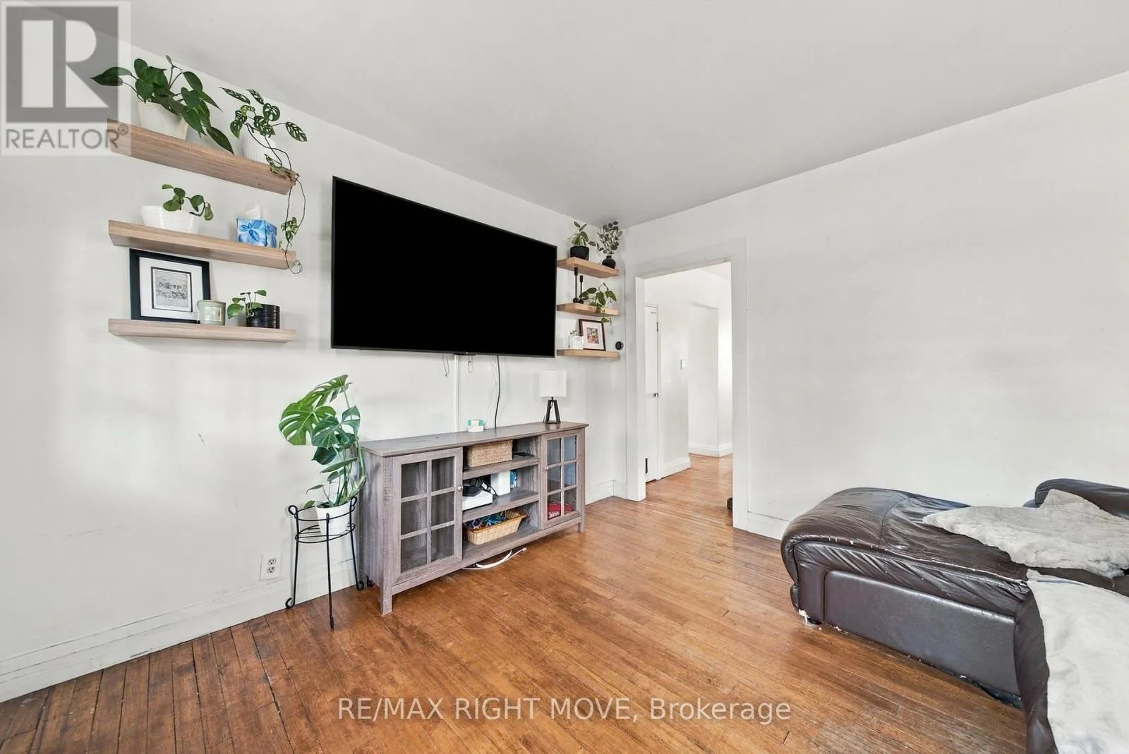 94 WESTMOUNT DRIVE N