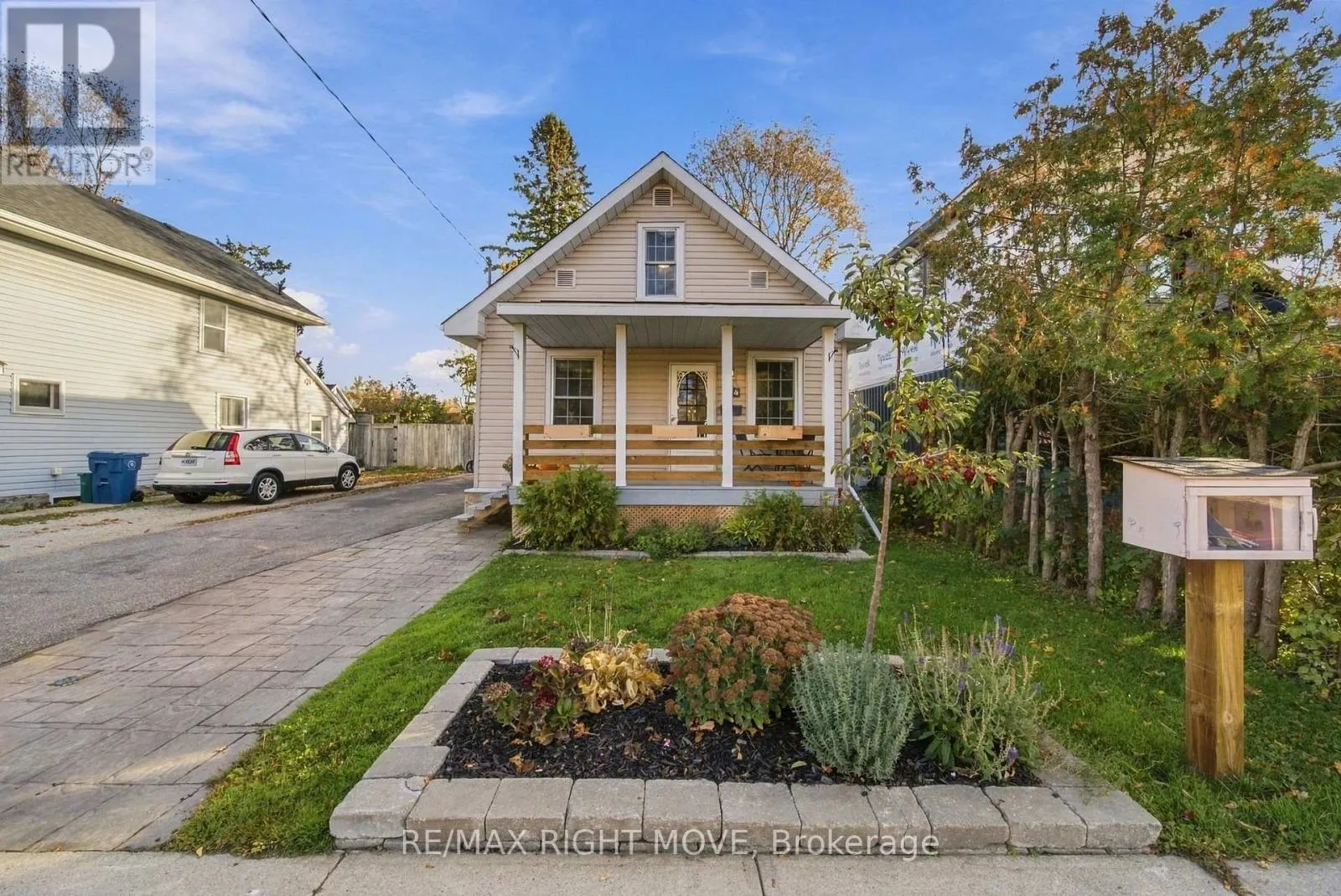 94 WESTMOUNT DRIVE N