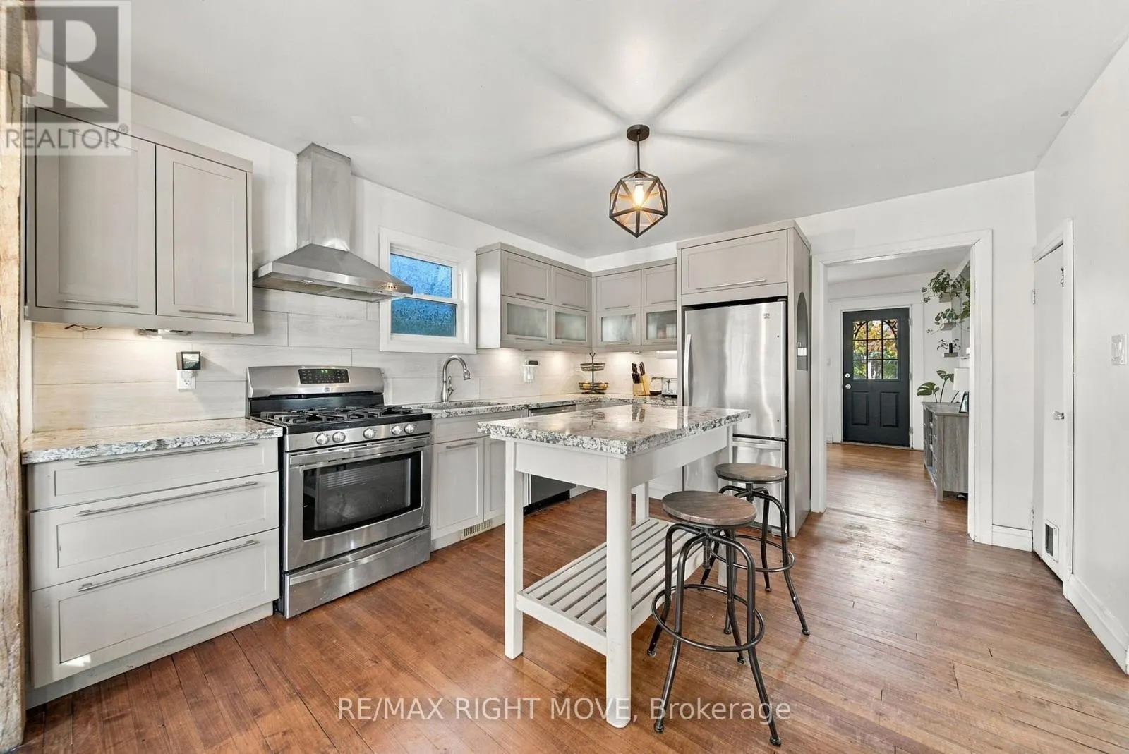 94 WESTMOUNT DRIVE N