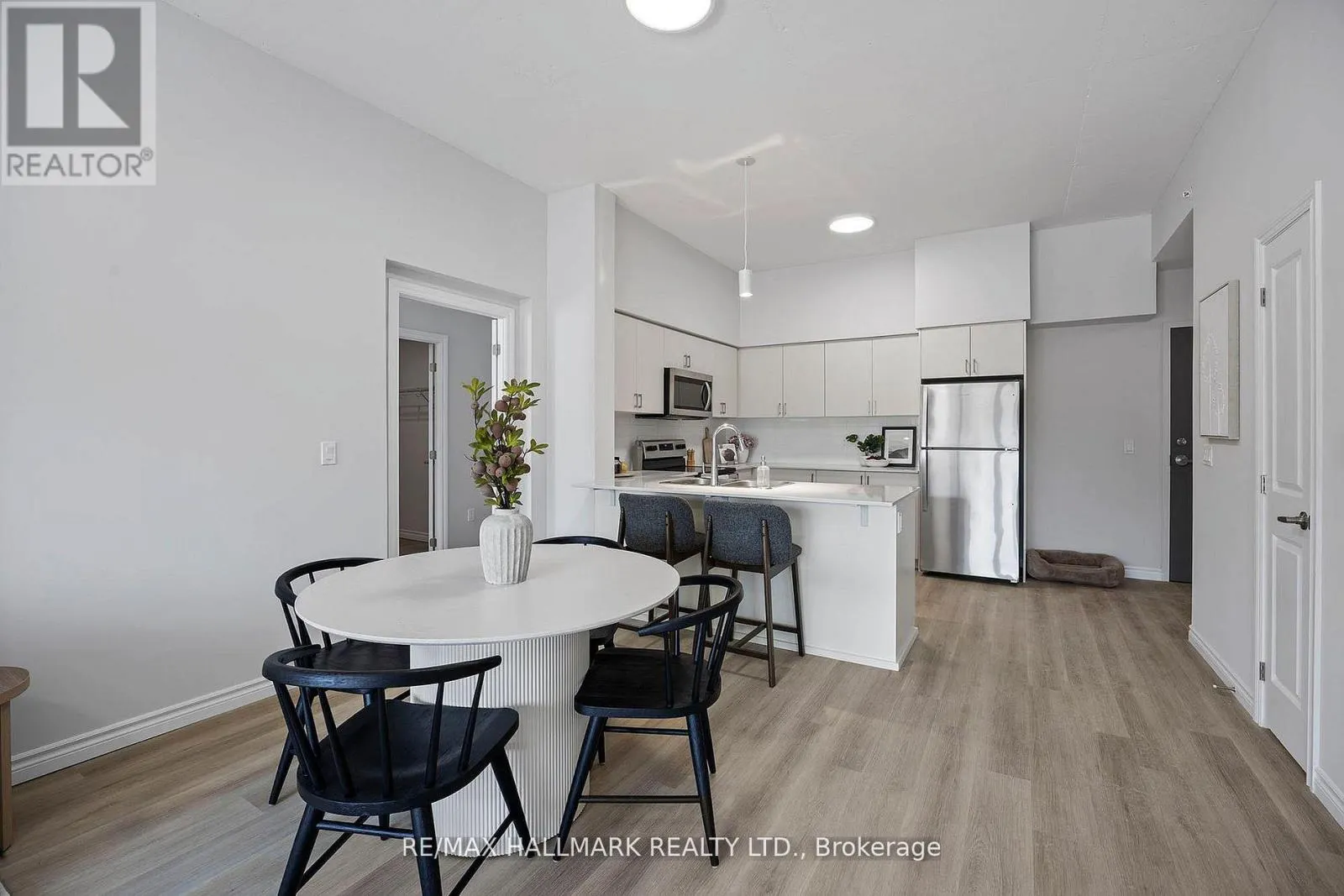 810 - 70 DEAN AVENUE