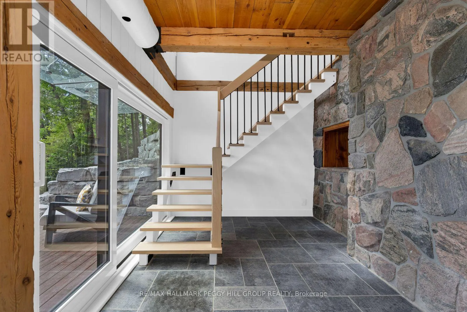 11 CRESTWOOD DRIVE