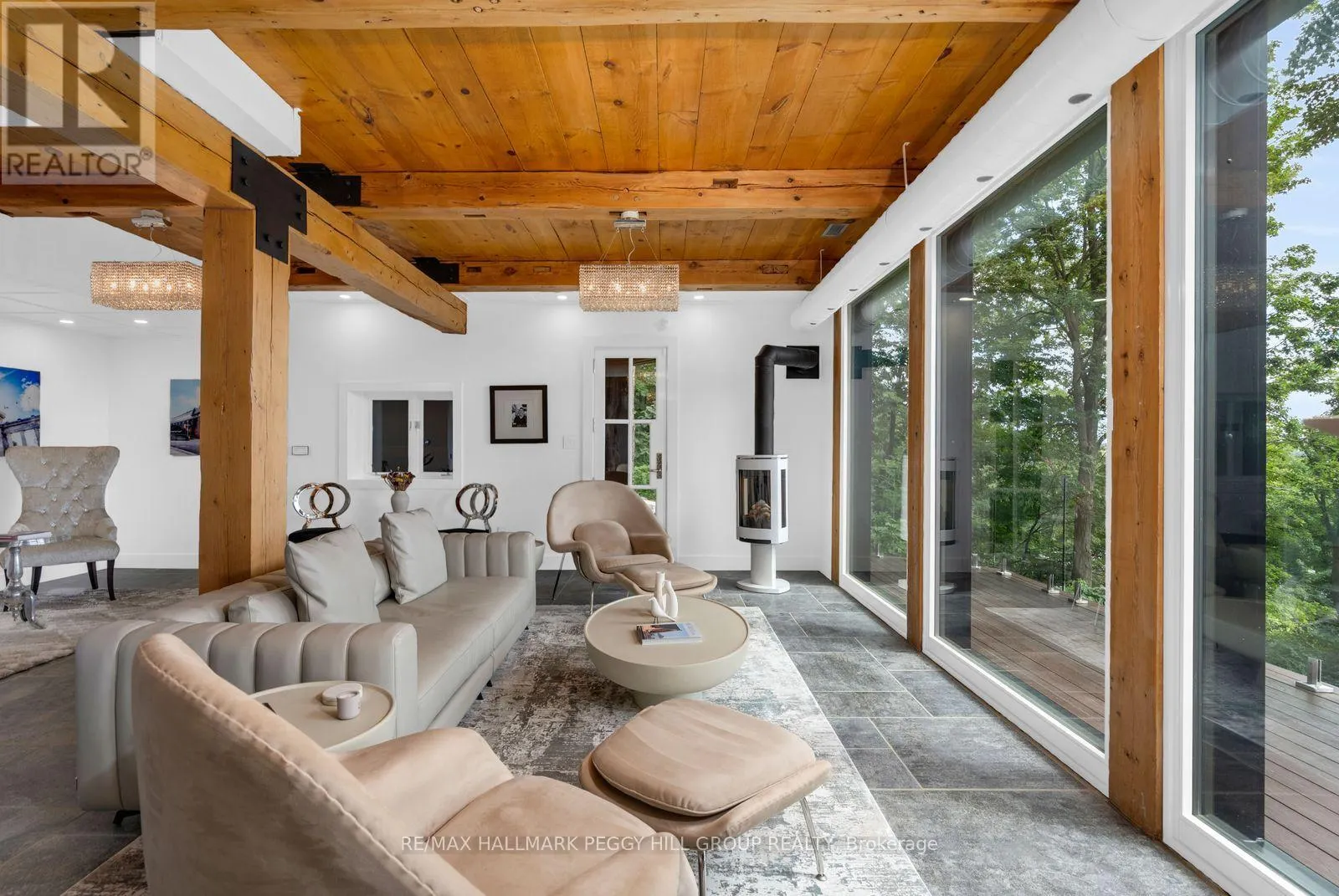 11 CRESTWOOD DRIVE