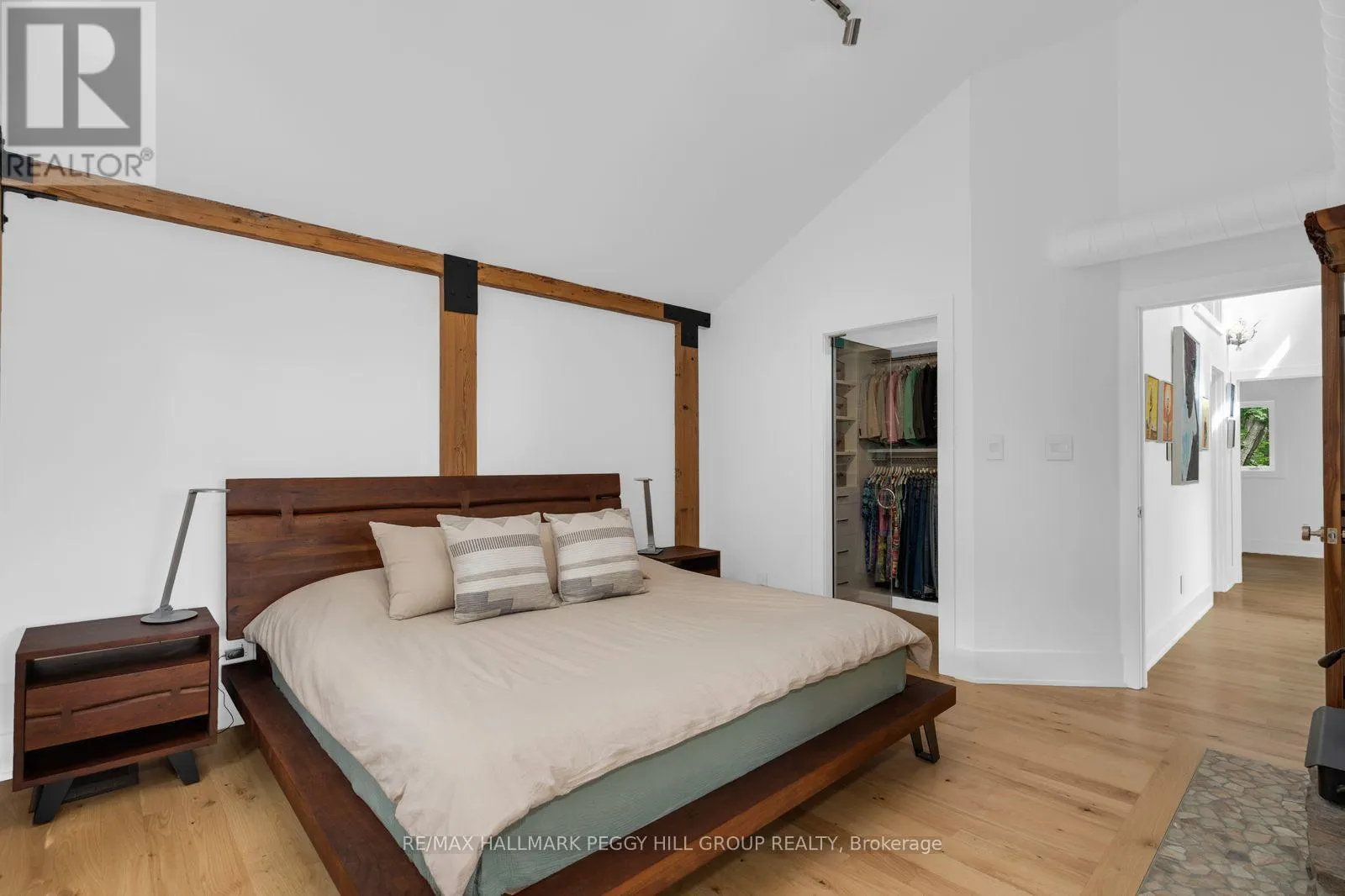 11 CRESTWOOD DRIVE