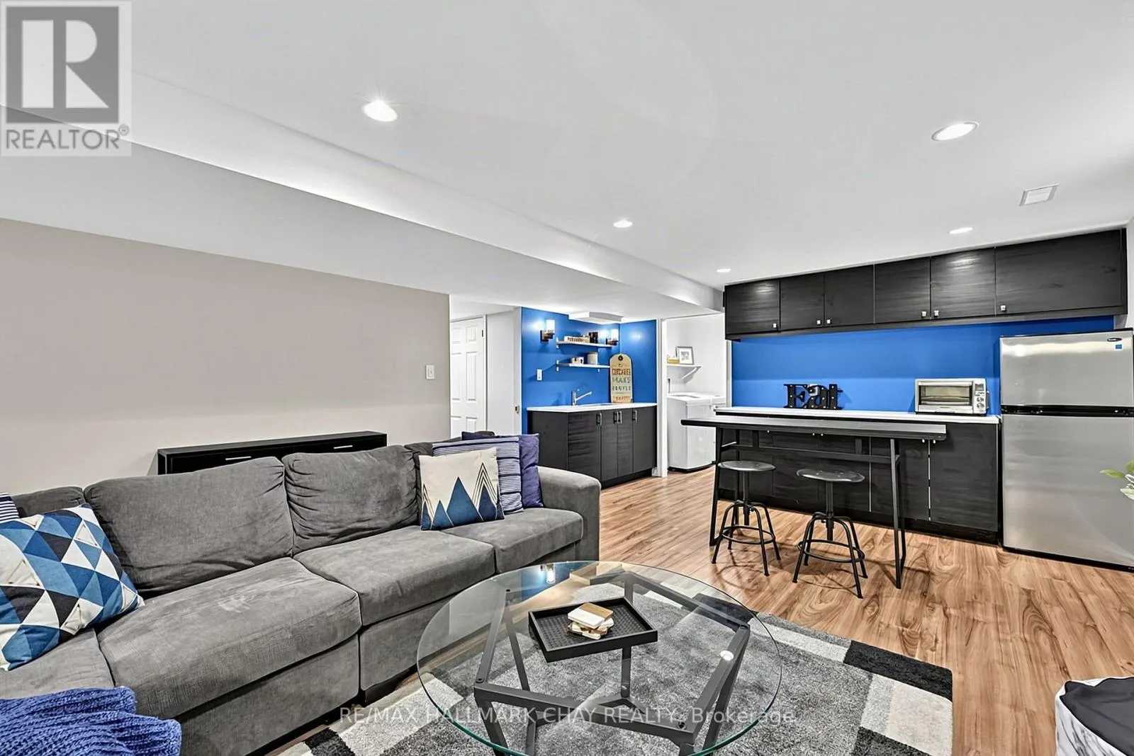 76 SHALOM WAY