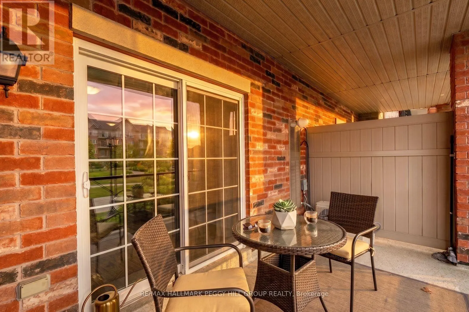 112 - 39 FERNDALE DRIVE S