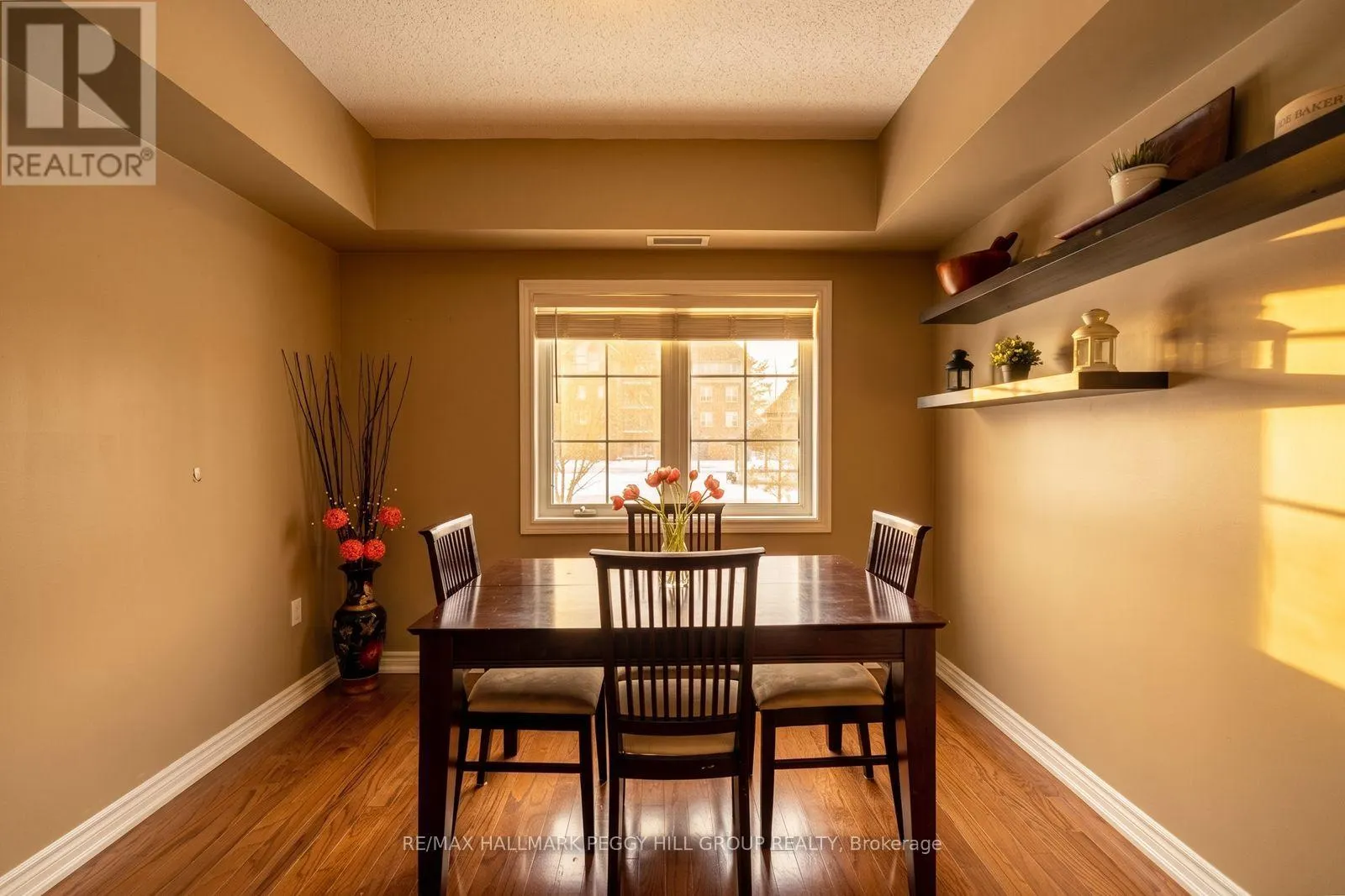 112 - 39 FERNDALE DRIVE S