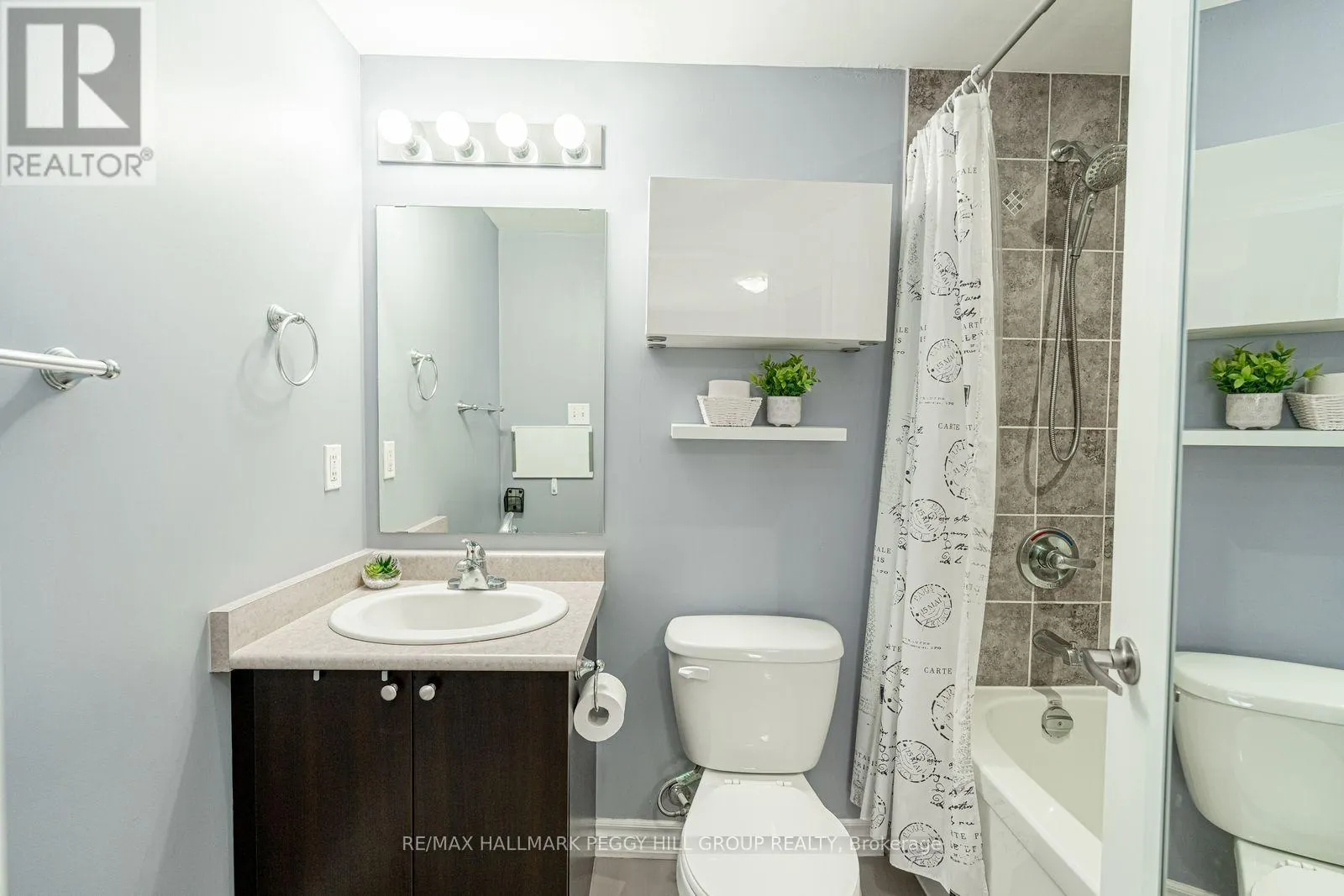 112 - 39 FERNDALE DRIVE S