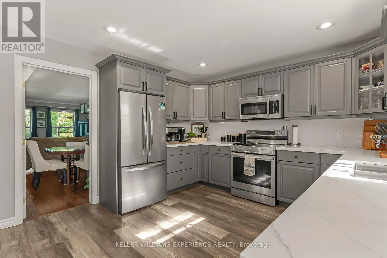 4254 FOREST WOOD DRIVE
