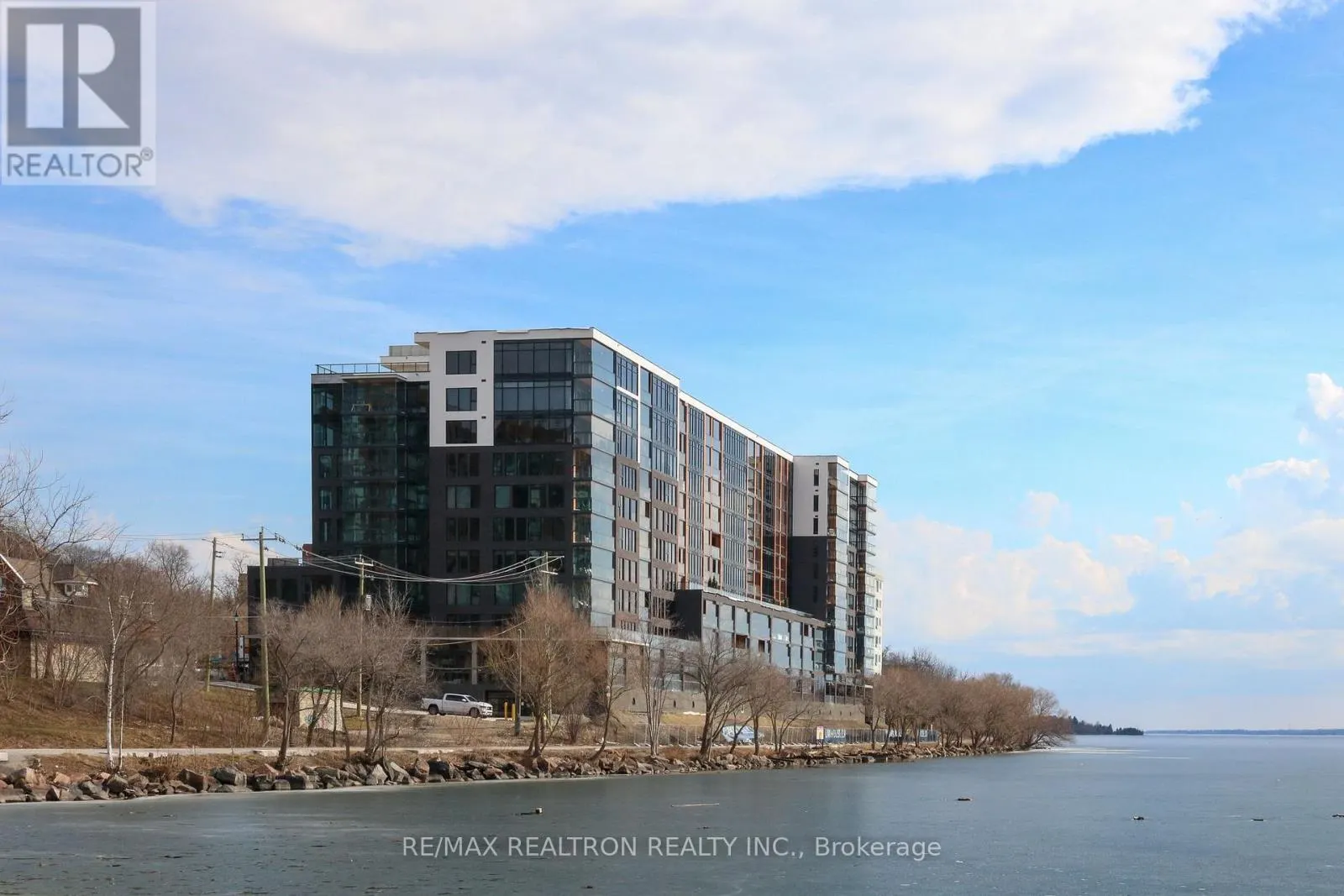 813 - 185 DUNLOP STREET E