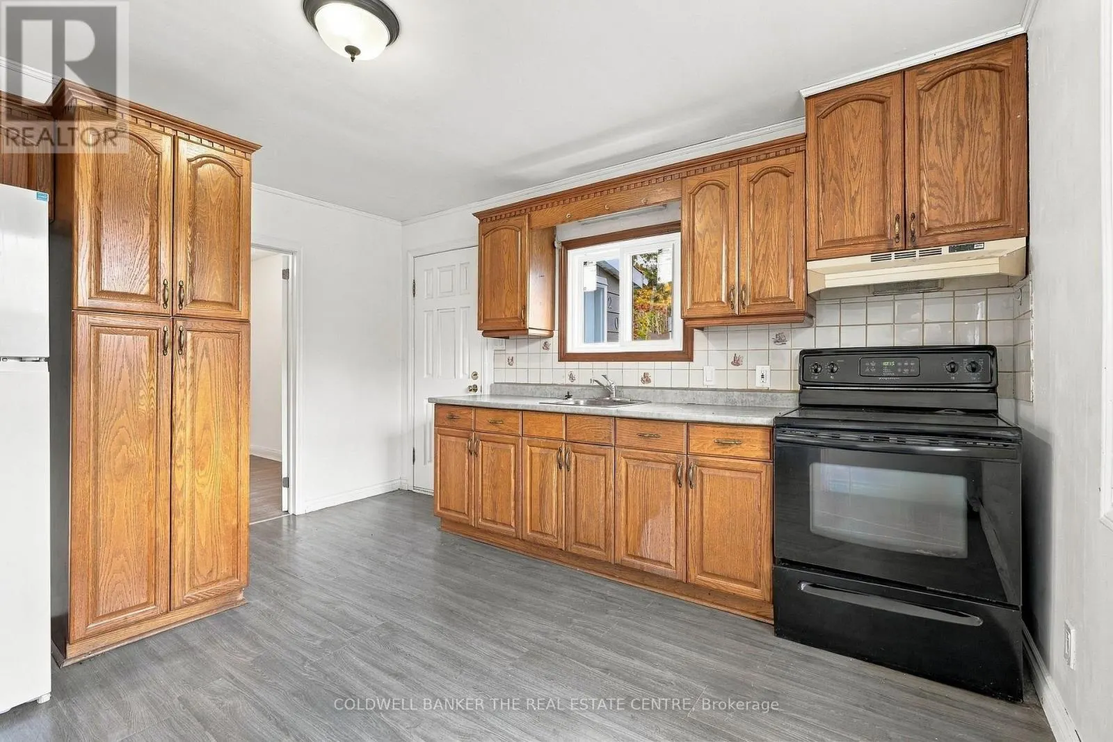 202 FERNDALE DRIVE N