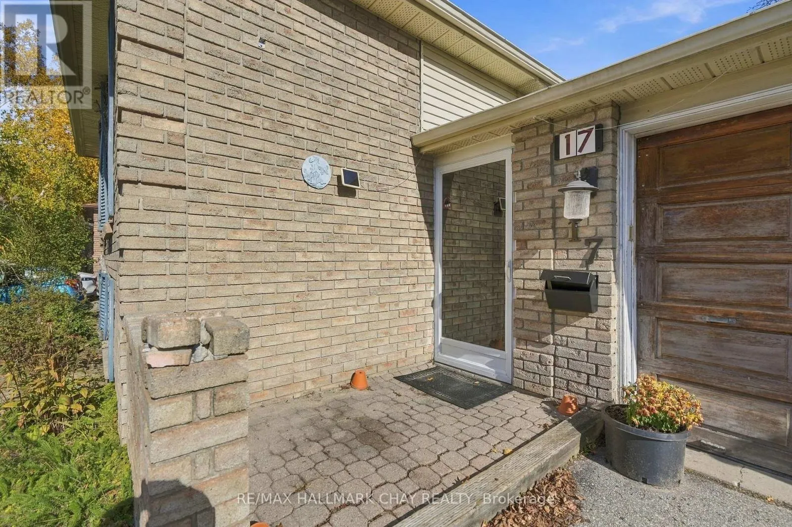 17 WELLS CRESCENT