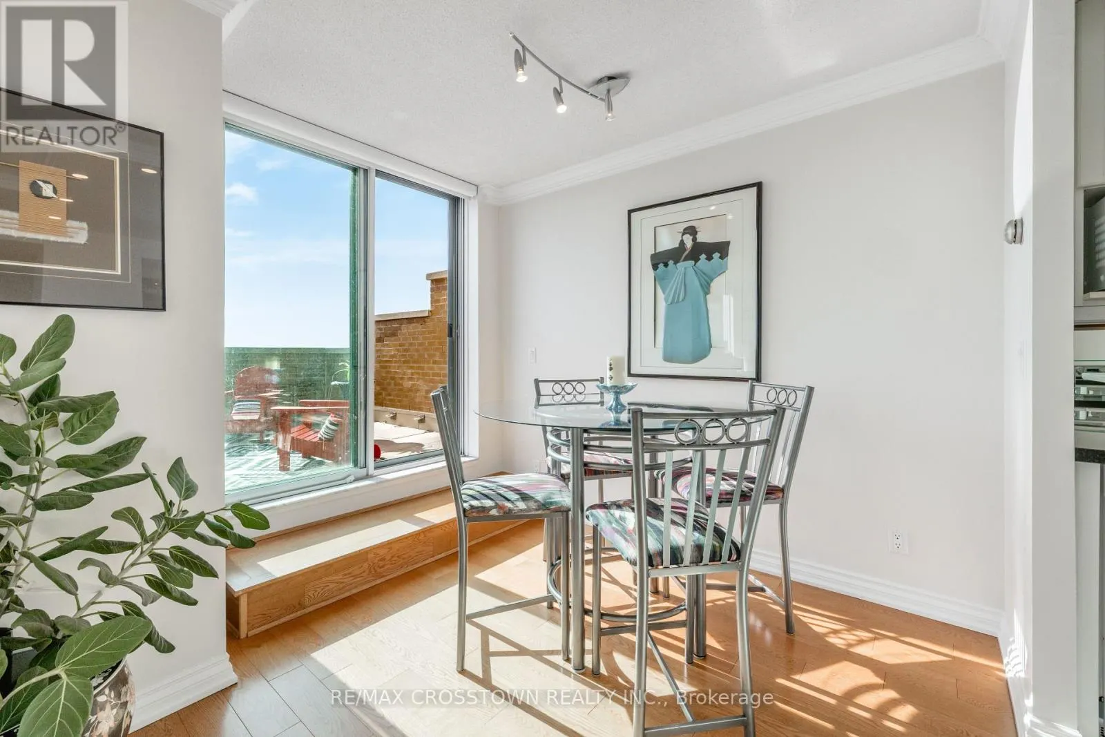 1506 - 140 DUNLOP STREET E