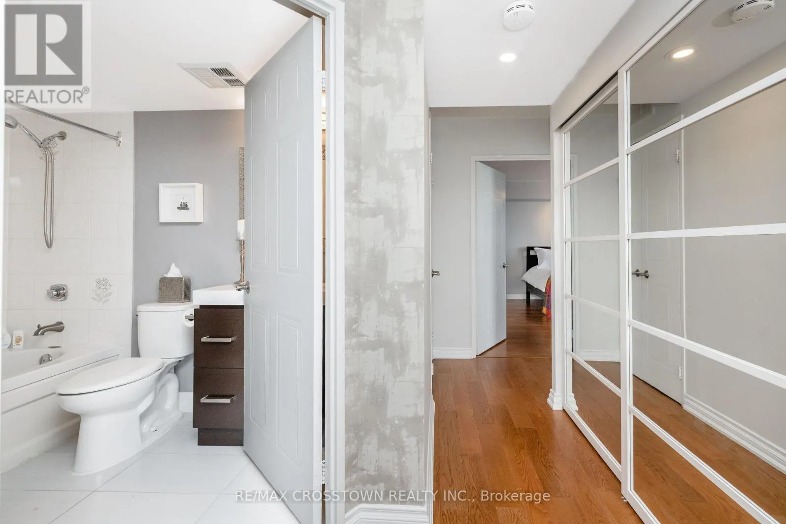 1506 - 140 DUNLOP STREET E