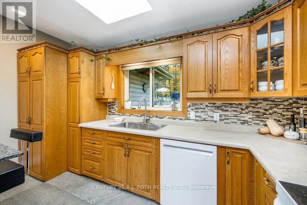 1909 MCLEOD DRIVE