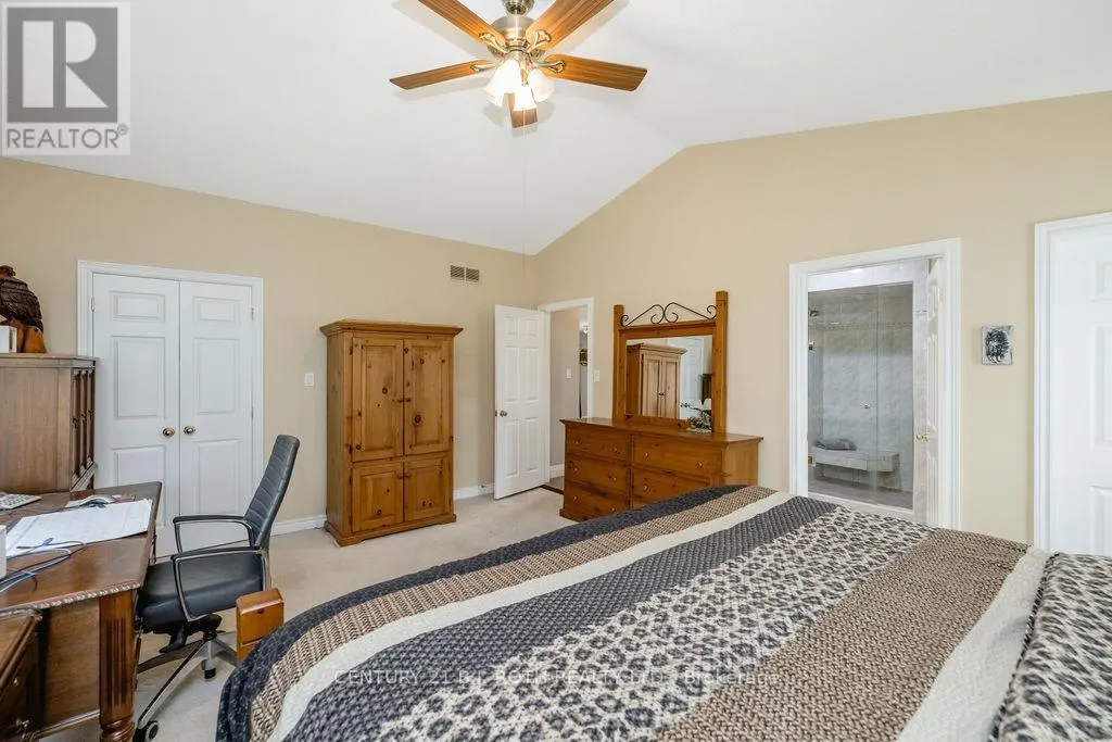 1909 MCLEOD DRIVE