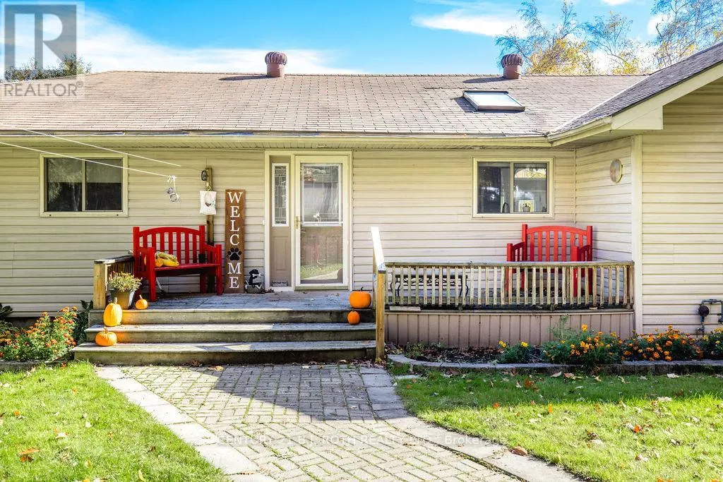 1909 MCLEOD DRIVE