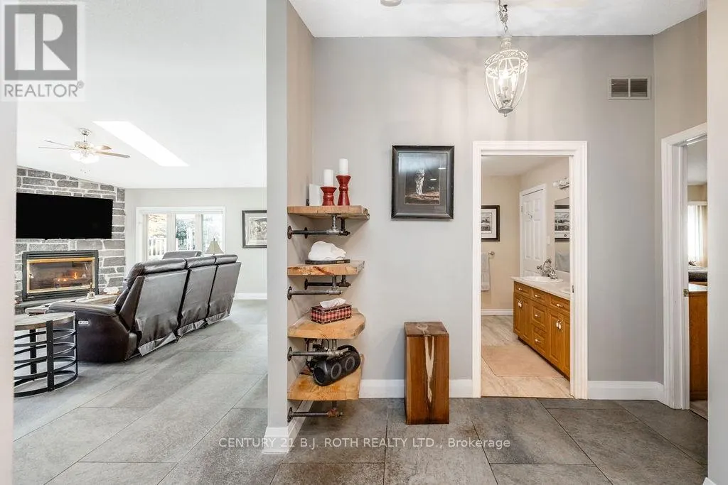 1909 MCLEOD DRIVE