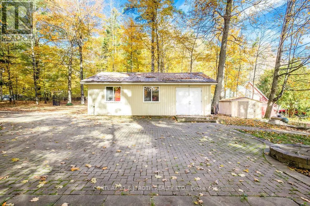 1909 MCLEOD DRIVE