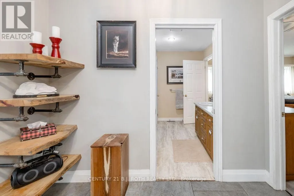 1909 MCLEOD DRIVE