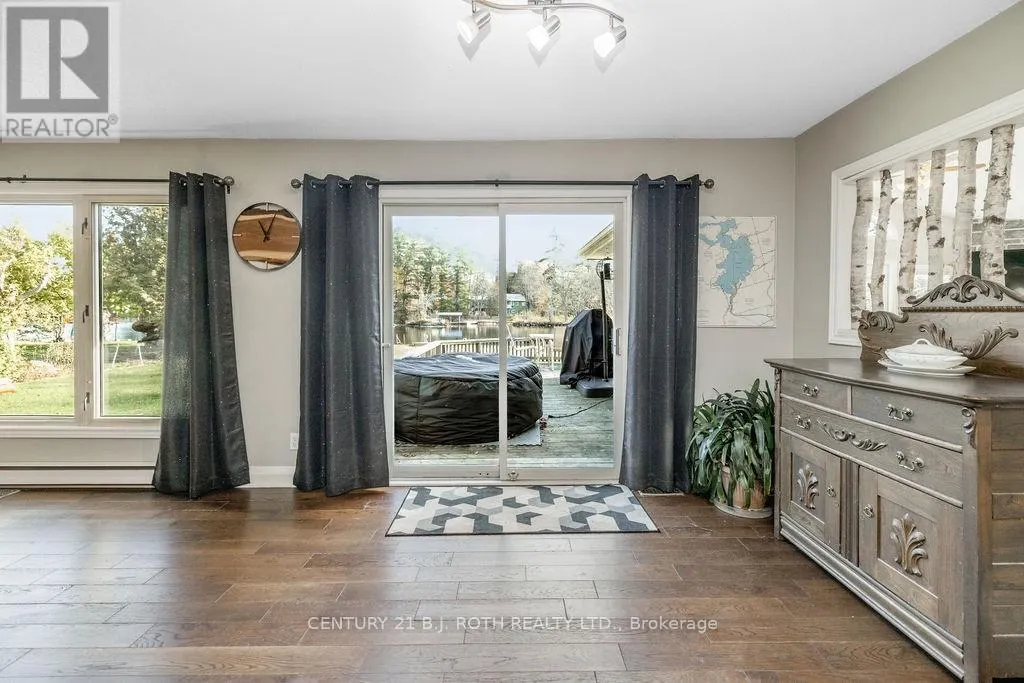 1909 MCLEOD DRIVE