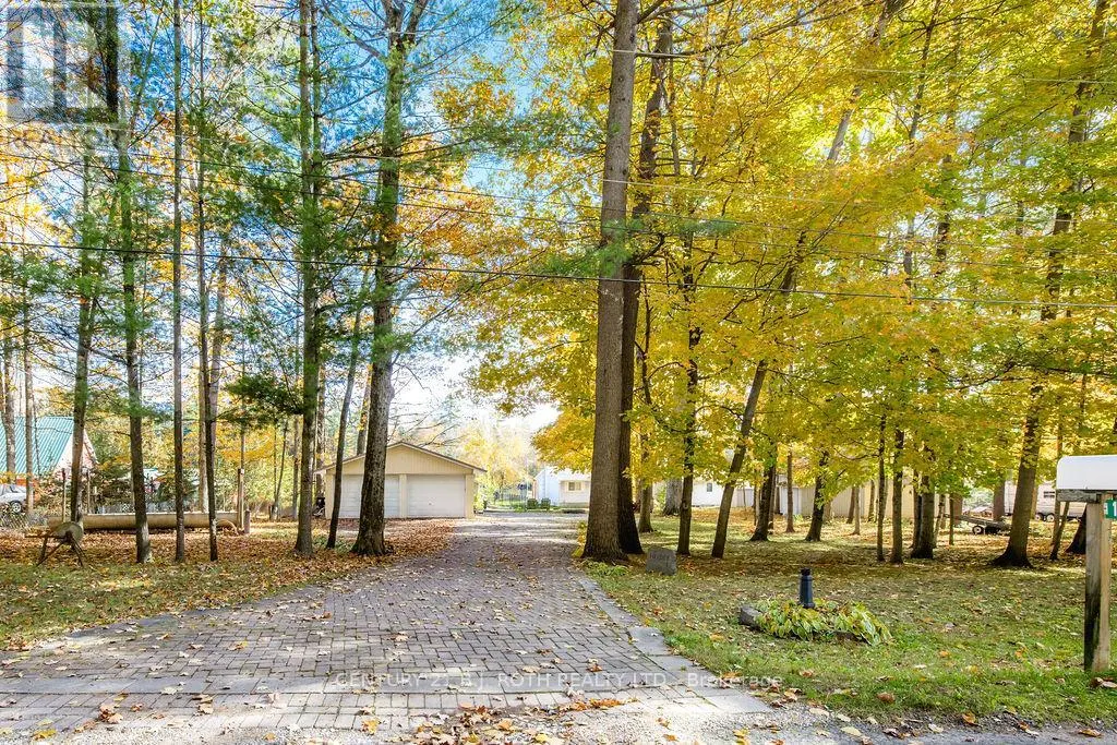 1909 MCLEOD DRIVE