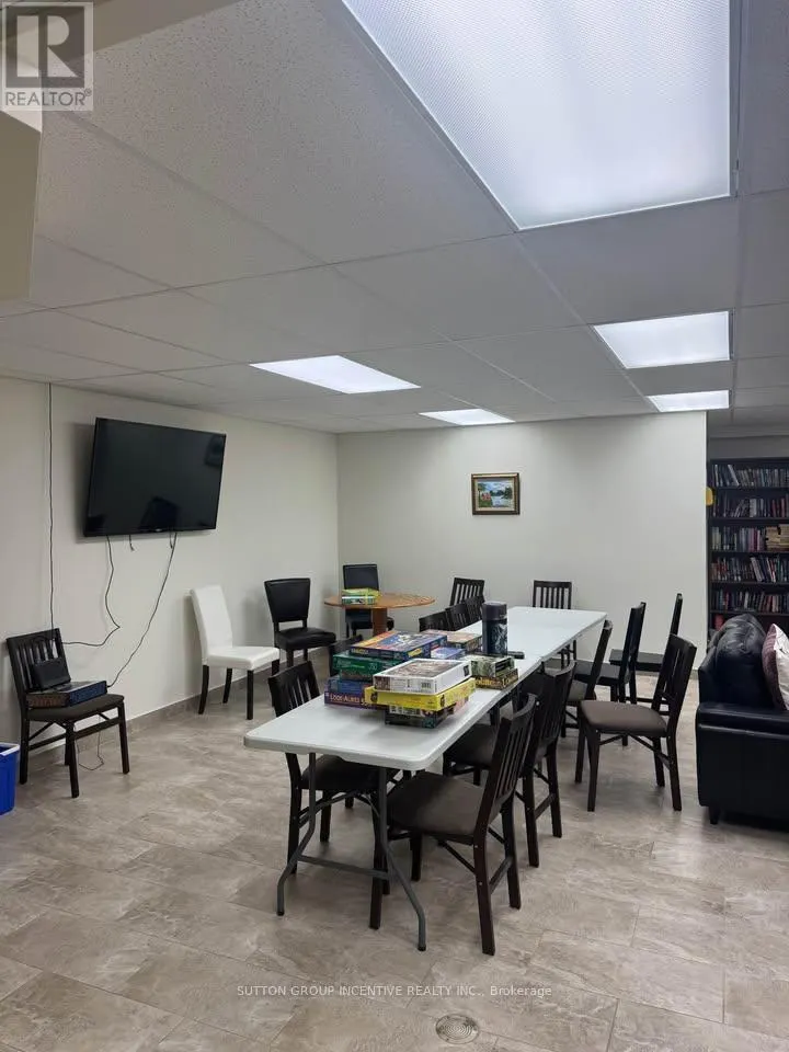204 - 496 YONGE STREET