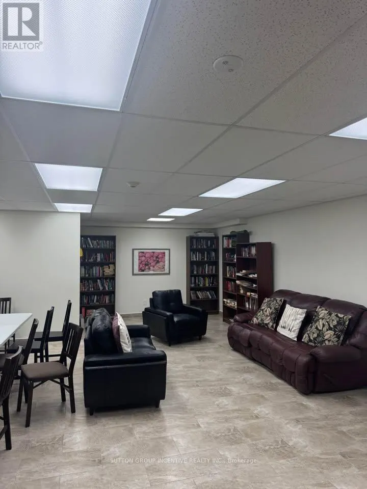 204 - 496 YONGE STREET