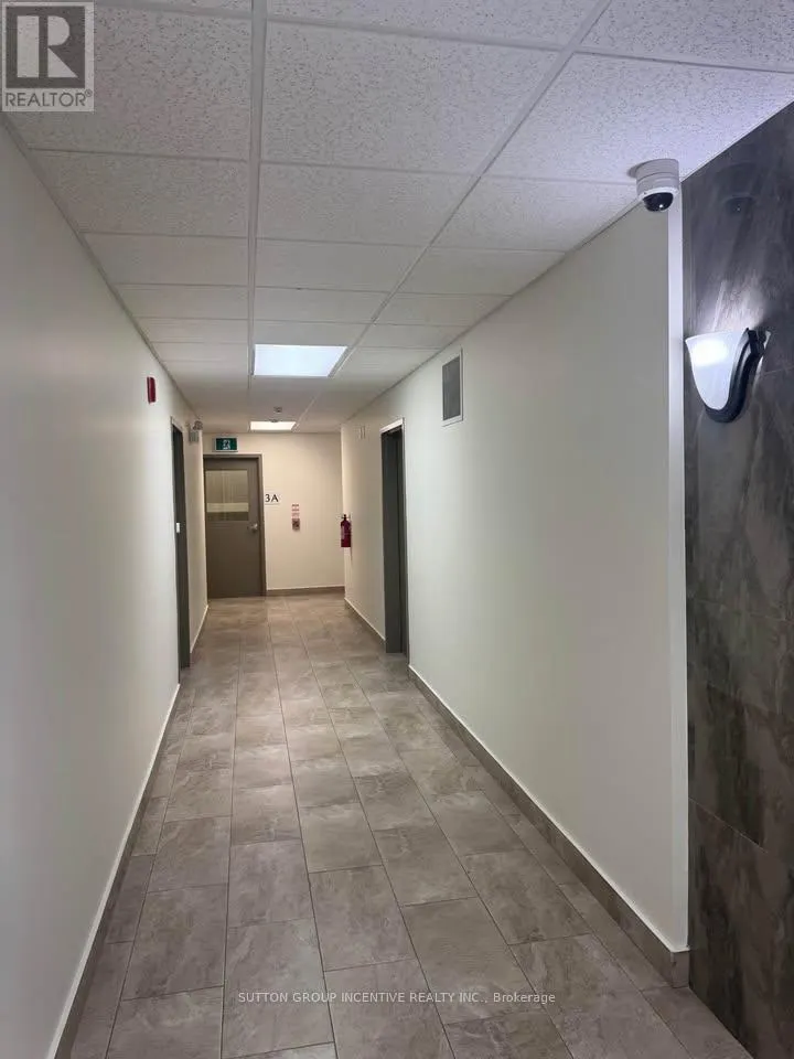 405 - 496 YONGE STREET