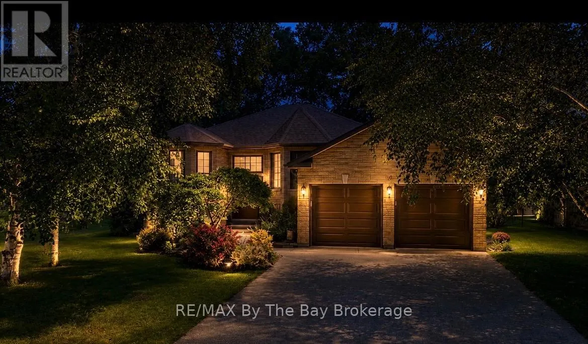 54 FAIRWAY CRESCENT